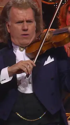 Once upon a time in Istanbul.. 💕 For tour dates visit www.andrerieu.com/tour (Link in bio) 🎥 Hatırla Sevgili, live in Istanbul 2013 #music #classicalmusic #violin #andrerieu #concert #livemusic #orchestra #🎻 #OnTour #istanbul #HatırlaSevgili #turkishmusic #turkey