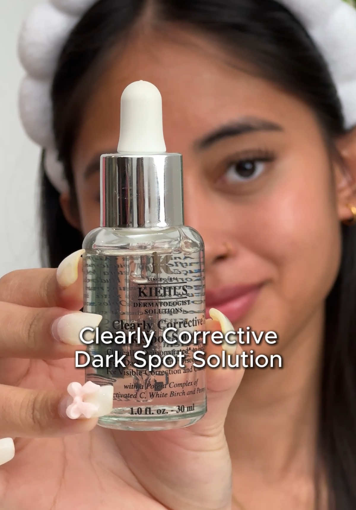 From dull to dewy in one step 💧 This is not just a serum—it’s a glow game-changer. #MYKiehls #KiehlsClearlyCorrective #KiehlsSlipperyGlassSkin #FYP #ActivatedC #SalicylicAcid #DarkSpots #Hyperpigmentation #AcneMarks