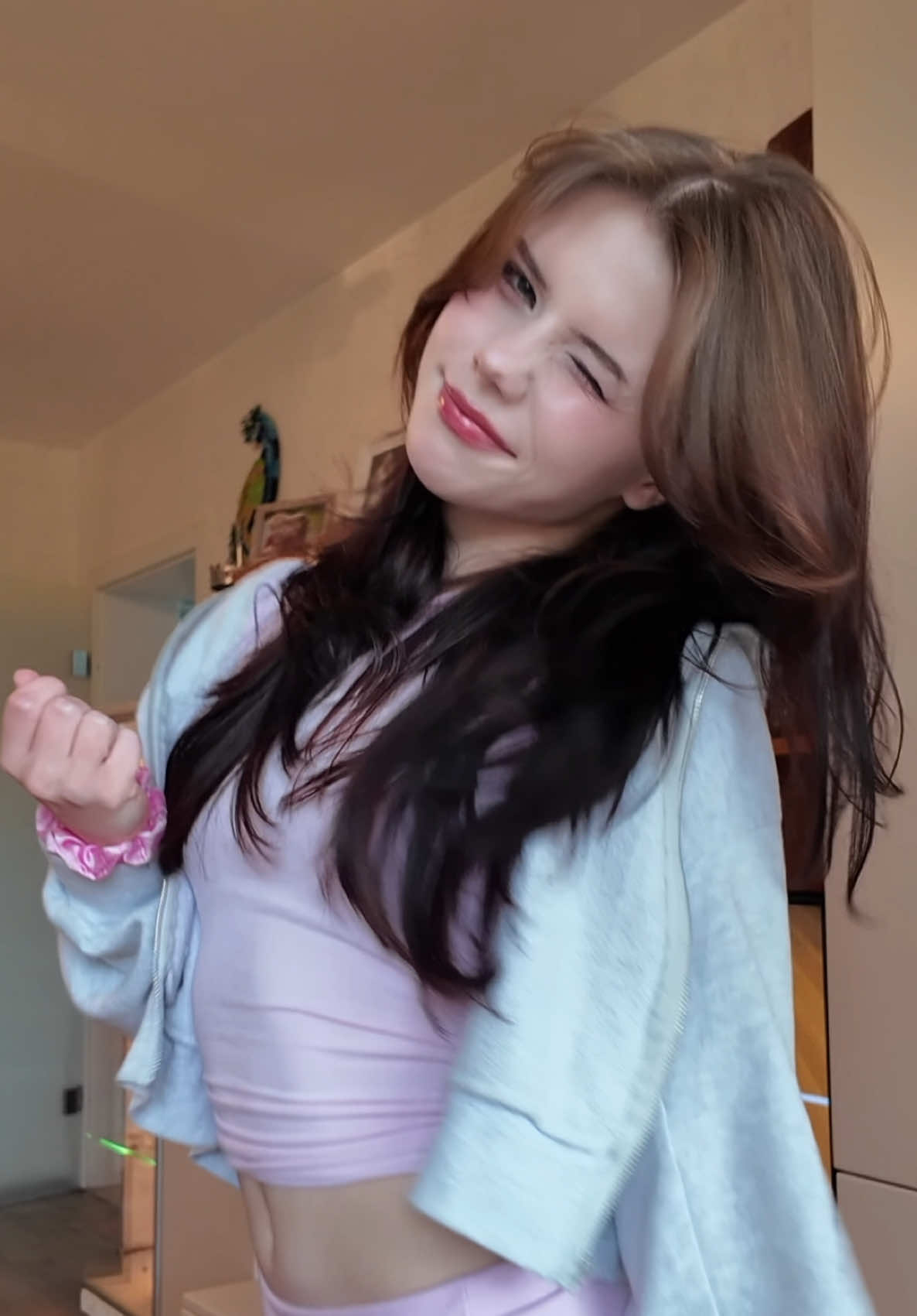 Replying to @😺Ngọc Hân 🐹 welcome to the 14K new Vietnamese followers 😭🩷🩷 not even a week until I’m in vietnam 🥹 #vietnam #vinahouse #vinahouseremix #dance #dancecover #challange #tiktokdance 