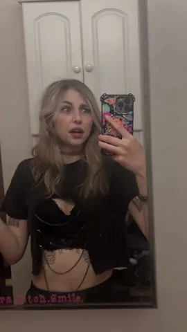 Don’t mind the mirror lol #fypシ゚ 
