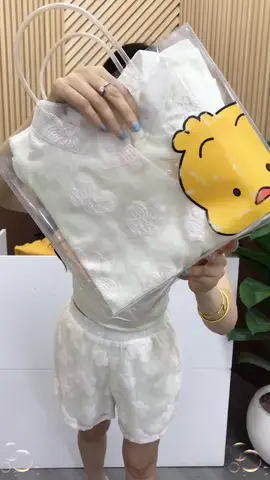 Áo trắng nhẹ nhàng 🥰  #aothun #aothunnu 