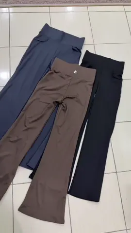 Seluar yoga sesuai activity outdoor. Pergi gym, jogging. Material sangat2 selesa 👍 #seluarbootcut #seluaryoga #seluarmurah #seluarperempuan #jden #jdenmalaysia 