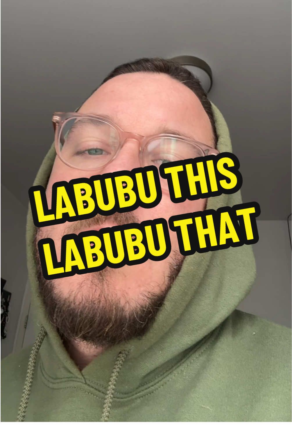 Who’s gonna help me? 💋😘 #labubu #labubuthemonsters #labubuhaveaseat 