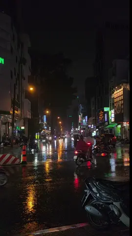 Hôm nay mưa tâm trạng bạn thế nào..#tamtrang #xuhuong #nhachaymoingay #saigon 