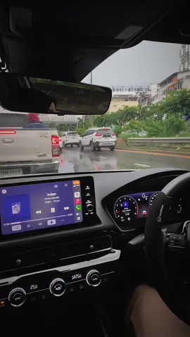 ฝนตกยามเย็น เพลงเพราะๆ และรถติด #driving #civicfe 