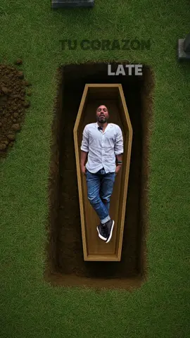 HEY ZOMBIE 🧟‍♂️… despierta ¿Hace cuánto no sientes realmente que estás viviendo? Caminar sin rumbo, trabajar en automático, sonreír por inercia… Eso no es vida. Es sobrevivir. Pero hay algo dentro de ti que sigue encendido. Una chispa. Una voz. Esa que te dice: “Ya es hora.” ✨ No existas. VIVE. Y disfruta como nadie más. Te mereces lo mejor, y esta terapia no es para cambiarte… es para devolverte a ti. Agenda tu proceso con José Omar Palacios. Y despierta. Porque la vida no te espera. #despertardeconsciencia  #latinoamerica #ecuador #colombia #guatemala #divertido #educativo #espiritual