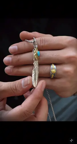 Satu bulu adalah lambang kebebasan, buruan bebasin ekspresi lo pake kalung ini #kalung #kalungtitanium #kalungantikarat 