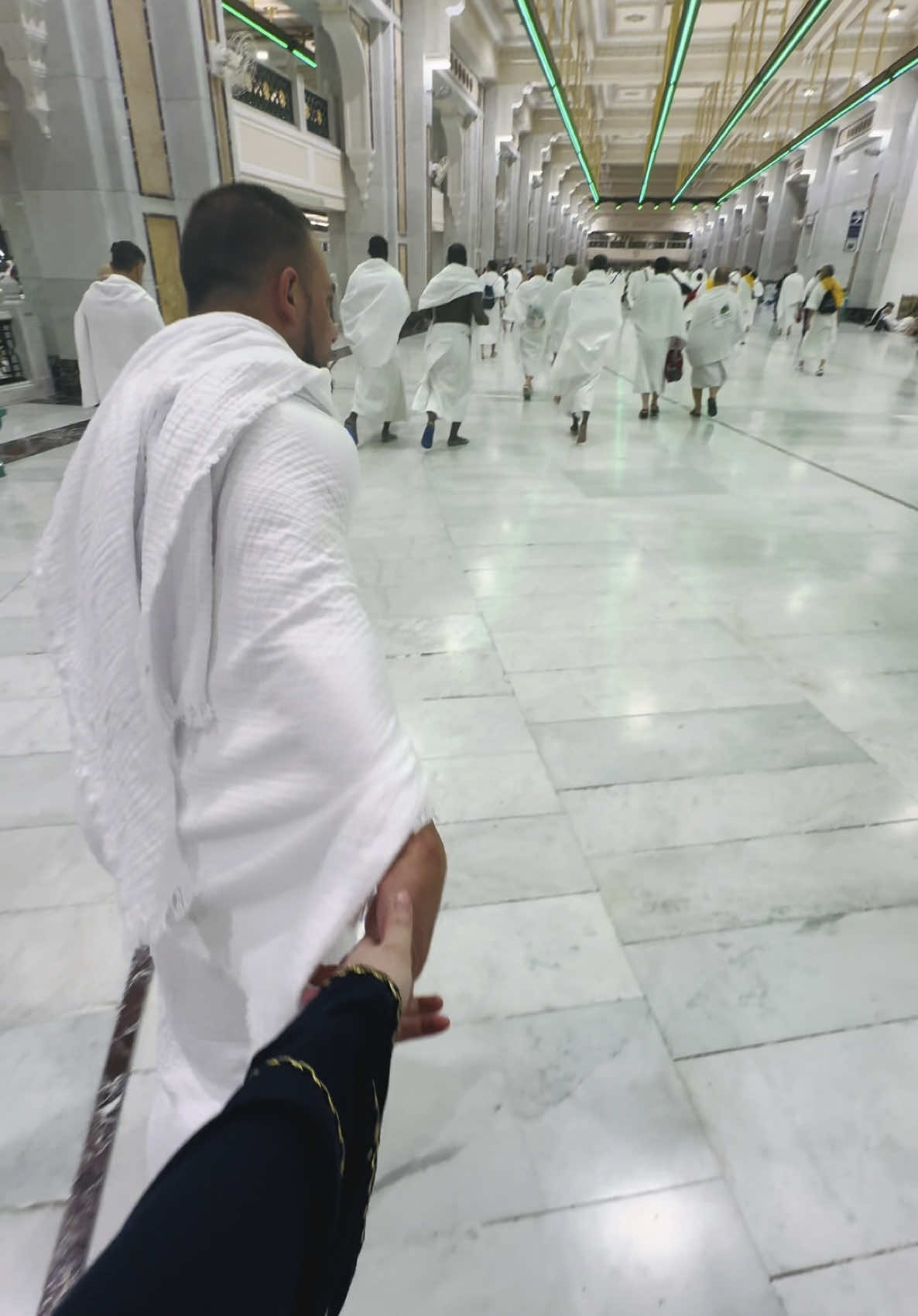 Green light - Hajar running in the middle of nowhere so desperately searching for water in order for her son to survive. As a mother, that scared adrenaline kicks like your world is ending, it’s the scariest feeling for a mother. May Allah grant her the highest levels of jannah. #safamarwa #islam #2025hajj