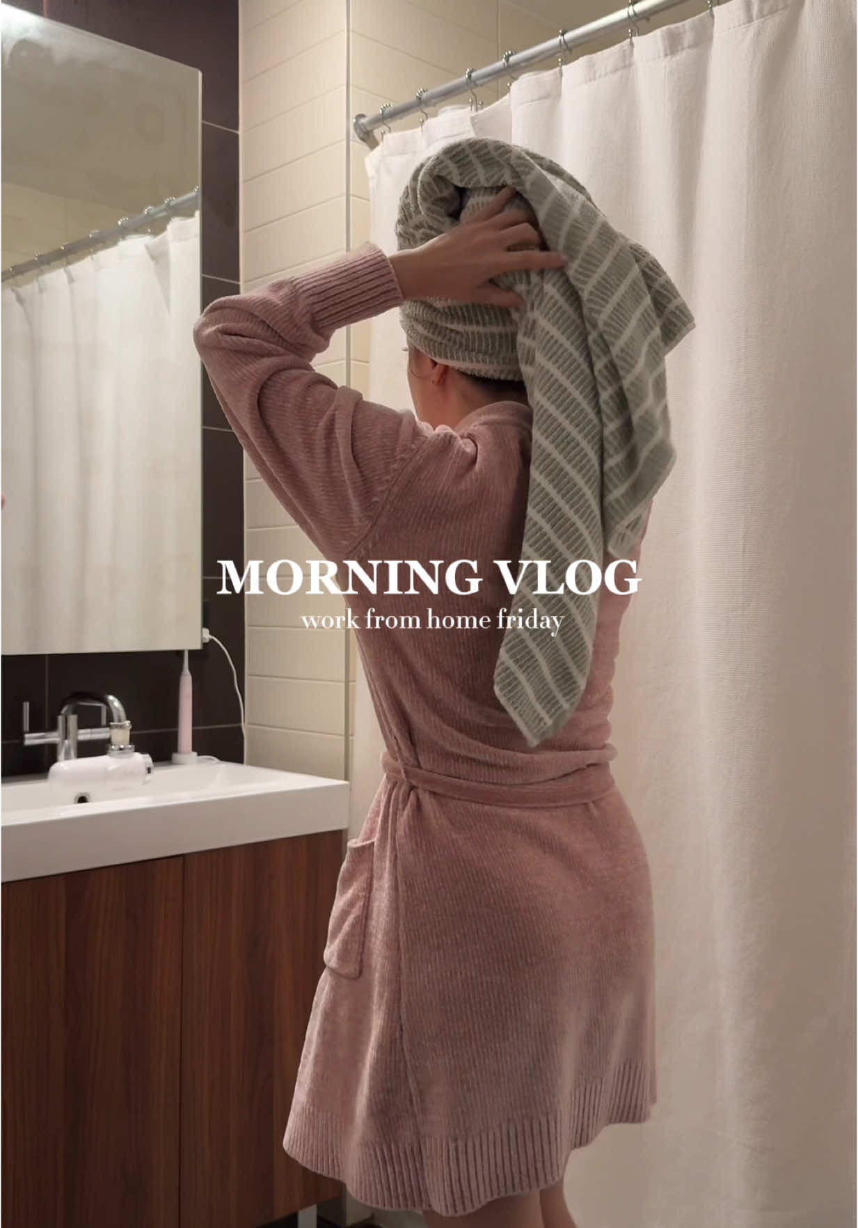 Never going back to a salon to get sprayed, my girl Shannon killed it. Follow her on IG at Soleilglownyc 💘 #morningroutine #6to9before9to5 #6ammorningroutine #morninginmylife #morningvlog #6amroutine #mobilespraytan #minivlog 