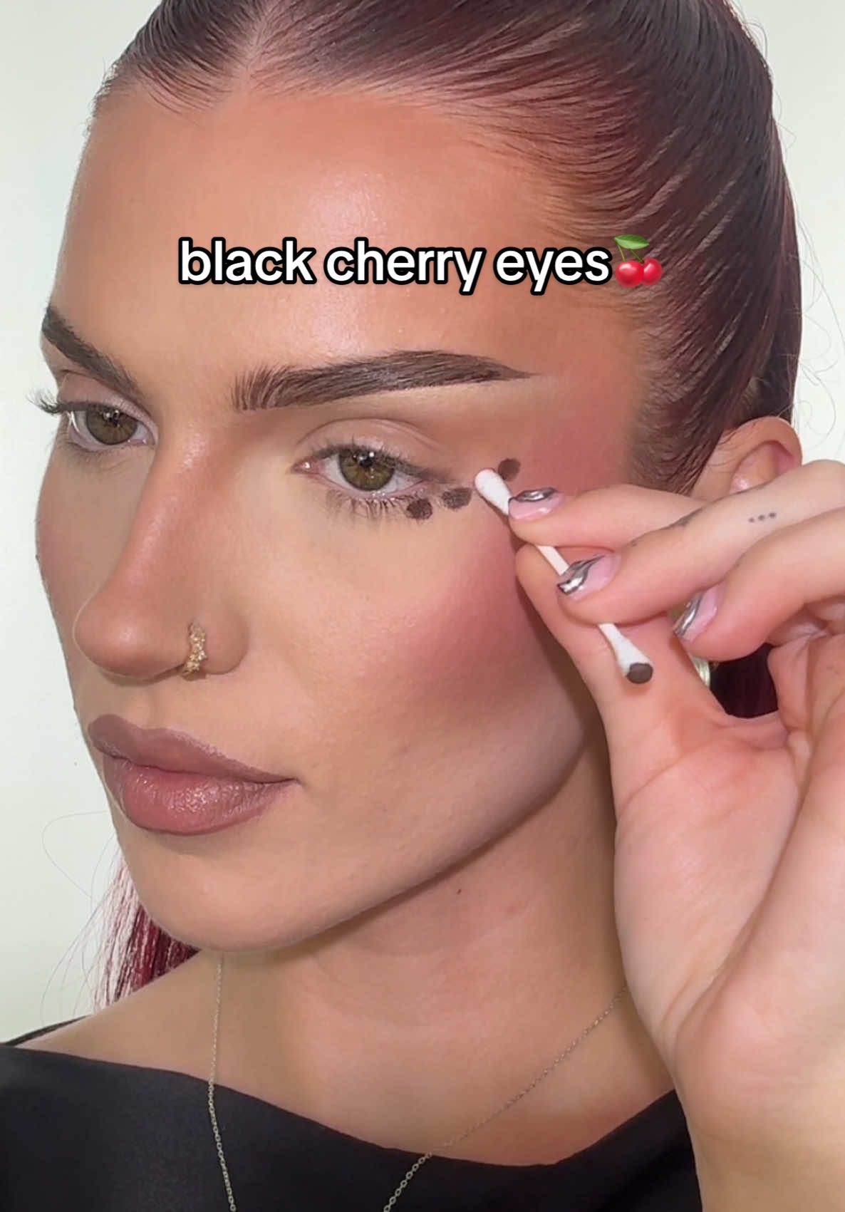 the easiest black cherry eyes🍒 ib: @ana_beautyy2024 @lenkalul products: @VIEVE eye wand in espresso @nyxcosmetics_uk sfx stick in red @MaybellineUK colossal bubble mascara @Charlotte Tilbury palette of beautifying eye trends 