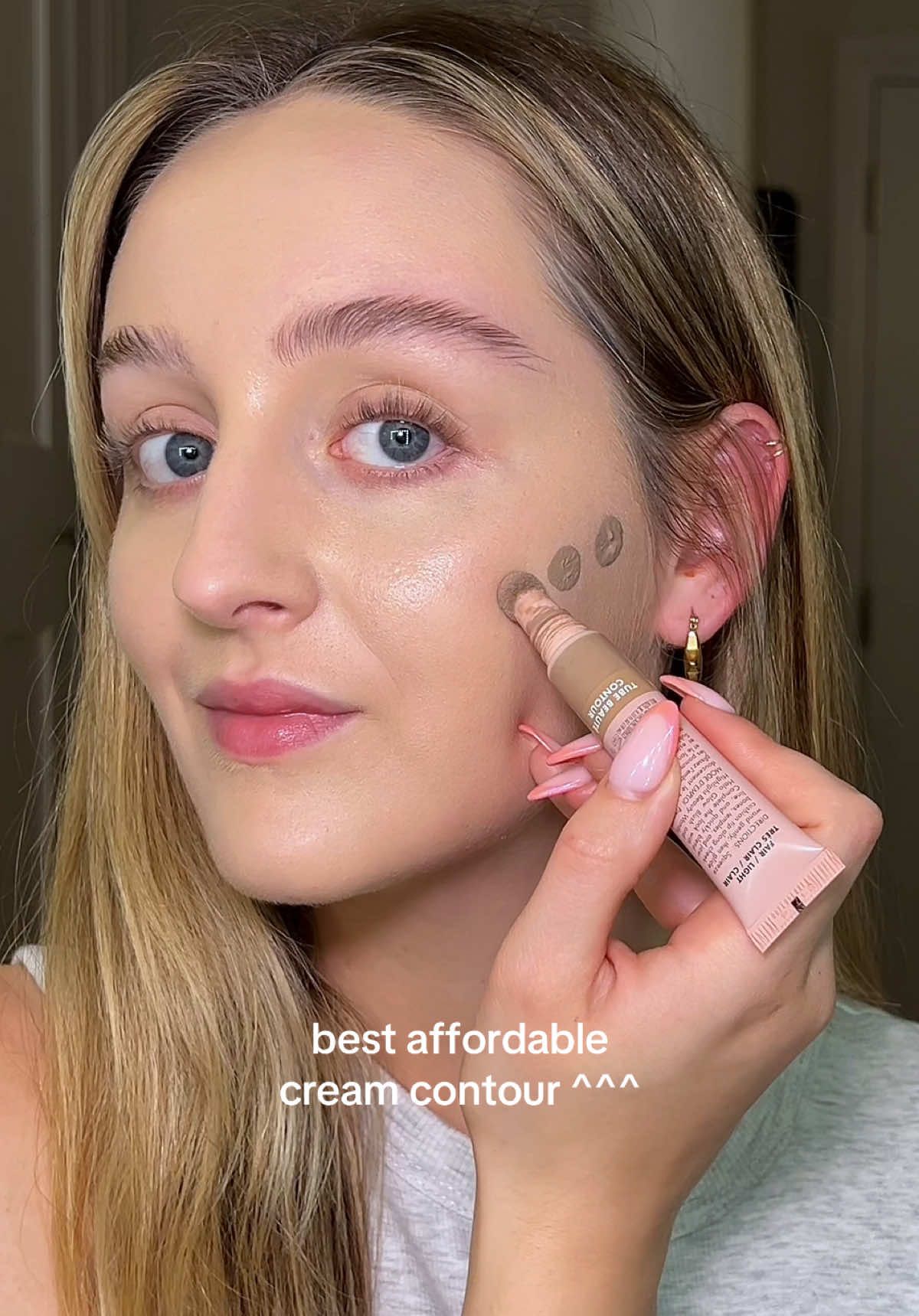 these @e.l.f. Cosmetics UK beauty wands did not disappoint 😍 thank you for listening to our pale girl prayers and making this contour so cool toned! #contour #contouring #howtocontour #elfcosmetics #affordablemakeup #contouringhacks 