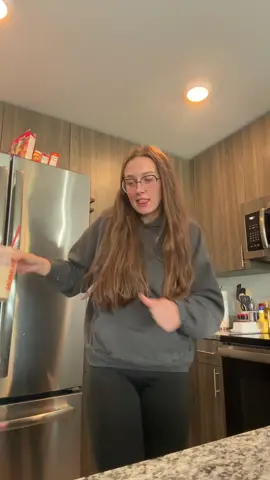 everyone manifest me finishing this quicksilver book before may ends🫡