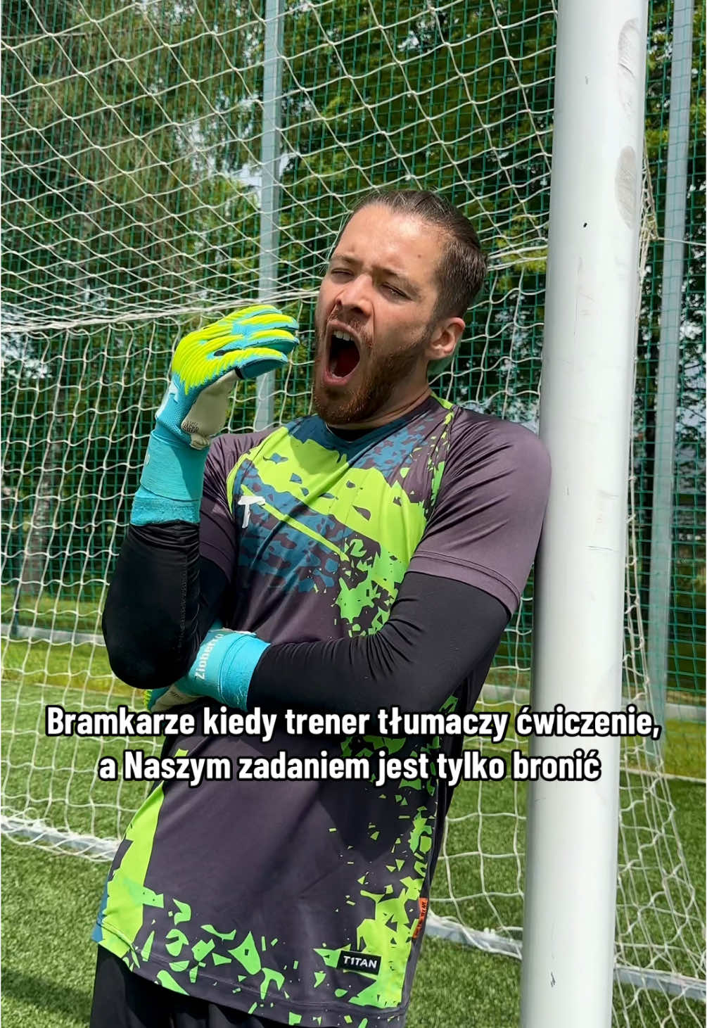 Proste zadanie żeby to okrągłe nie wpadło do prostokąta 😆🧤