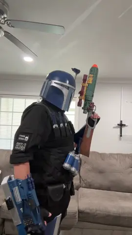 @Kryze #fyp #viral #cosplayer #themandalorian #starwars 