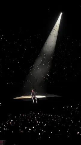 Sân khấu LẶNG - một trong những stage toi iu nhất ở #SOOBINLIVECONCERT 💛💛💛 #SOOBIN #ALLROUNDER #soobinhoangson #rhymastic 