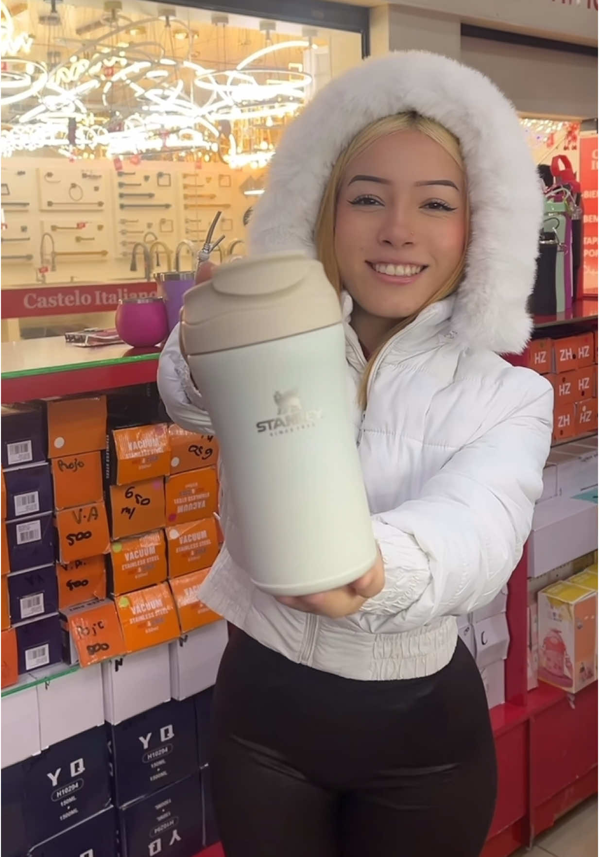 Tu café caliente,tu día imparable!🤩.          Te esperamos por Susu Shop para que vengas a adquirir tu vaso térmico🔥🍀.              #contenido #cdepy🇵🇾 #susushop #TERMICO @Sofi Pereira🌟 