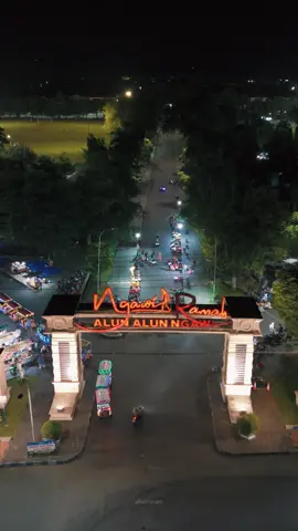 Alun-Alun Ngawi. Thursday, 29 May 2025 18.30 WIB. 📍Ngawi . . . . . #jawatimur #ngawi #kabupatenngawi #alunalunngawi #ngawiramah #dji #djiflip #sunrise #fyp