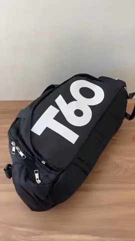 🎒 A bolsa perfeita existe e tá com desconto! Vai pra academia? Viagem de última hora? Ou um dia corrido de trabalho? A T60 resolve tudo com estilo e praticidade! 💧 Impermeável | 🧳 Cabe no avião | 💪 Feita pra durar 👇 Corre garantir a sua com DESCONTO: #bolsat60 #bolsadeacademia #bolsadeviagem #tiktokshopbrasil #ofertadodia #impermeável #fitnessstyle #promoção #performance #perfeita 🔥
