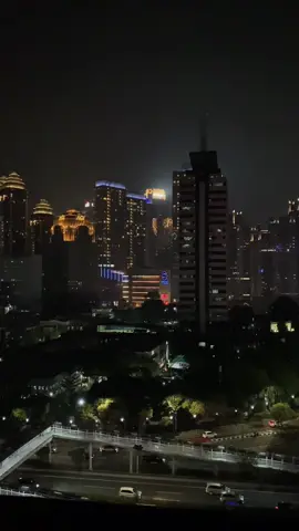 Setenang ini” #city #citylights #citylight #citylightvibes #citylightsjakarta 