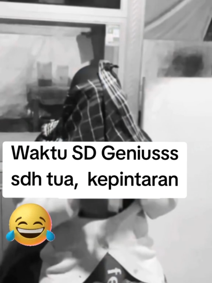 Waktu SD Genius, sdh tua kegeniusan #Ngakak #NgakakOnline #NgakakTerus #NgakakParah #NgakakGila #HahaLucu #HahahaBanget #LucuViral #LucuParah #LucuBanget #FYP #FYPPAGE #ViralNgakak #NgakakFYP #RecehLucu #KetawaTerus #fypp #viral  #NgakakMalamMinggu #NgakakDiManaMana #NgakakBerkualitas #TertawaBersama #NgakakAsli #lol #funny  #NgakakBanget #NgakakReceh #FYPIndonesia #NgakakSehat