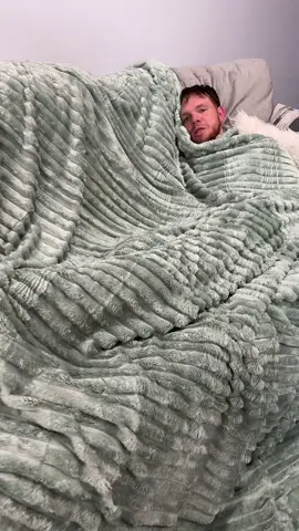 ON SALE NOW‼️ Once you try Bedsure, there’s no going back! ##bedsureblanket##cozytok##blanketgoals##homesnuggles##softestblanket##comfyliving##bedroomvibes##tiktokmademebuyit##homecomfort##blanketlove##snuggleseason##homeessentials##blanketobsessed##naptimevibes##viralhomefinds##aestheticbedroom##couchcozy##tiktokshopcreatorpicks##fyp##foryoupage##softandwarm##giftideas2025##homefinds##bedroomdecor##musthaveblanket##comfortcore##softblanketvibes##bedsurecozy##movieblanket#cloudblanket