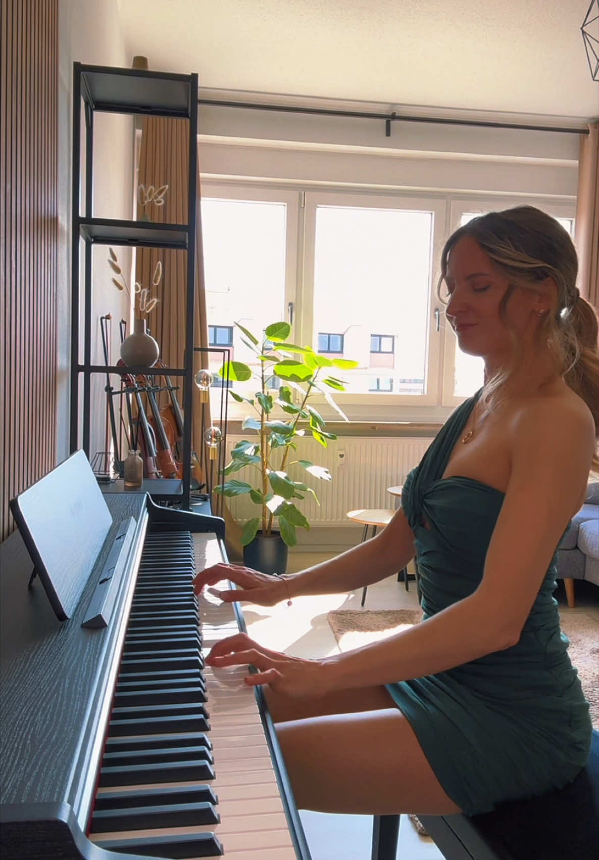 🎶 ViOLiNiA - Unbreakable 🎹 Donner DDP-200 PRO @donnermusic_official Link in bio! #donnerddp200pro #donnerartist #pianomusic #pianosoundtrack 