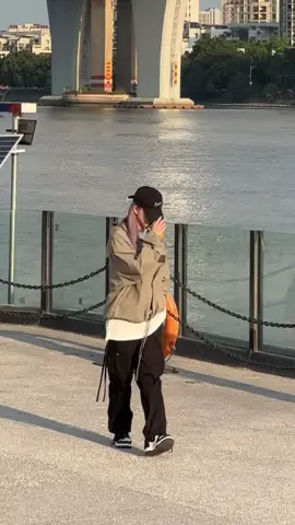 希望我们都可以站在太阳底下大声无愧的称赞自己#大東瞎编 #thatgirl散步舞 #viral #dance #douyin #fyp #浅跳一下 