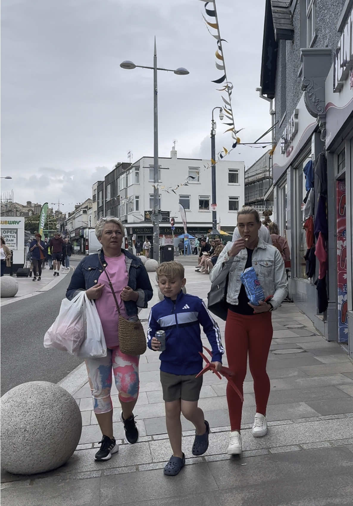Uk seaside towns 🇬🇧 Newquay high St, Cornwall, TR7 