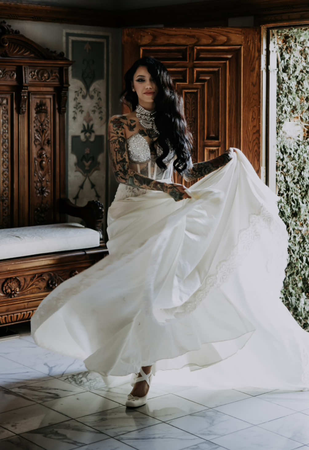 I’M MAKING A PROM DRESS?! 🎀 🪡 How do I get myself into these types of situations?! Oh yeah I forgot I’m a PYSCHO lmaooo but fr I’m so excited and HONORED?! Are we kidding? Here we gooo! #fashion #fromscratch #upcycle #vintage #promdress #style 