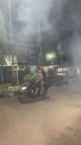 Jika Ingin bertahan lama jangan sampai menipu pasangan mu,jika ingin pasangan mu semakin sayang jangan mengulangi kesalahan yang sama berulang kali,jangan jadikan kata maaf sebagai penenang lalu mengulanginya kembali👌✌️ #Tembilahanriau #jalan#seiberingin #soebrantas #janganbaper #hanyakonten😊 