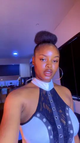 Flexing after work #vloggerlife #foryou #entertainment #enjoyment #enjoylife 