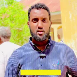 Maamulaha Dugsiga Dr Axmed Buurtinle Abuubakar Cilal ayaa Hambalyo u direy Ardayda Reer Buurtinle ee maanta uu u dhamaday Imtixaankii Shahadiga ahaa Ee Puntland
