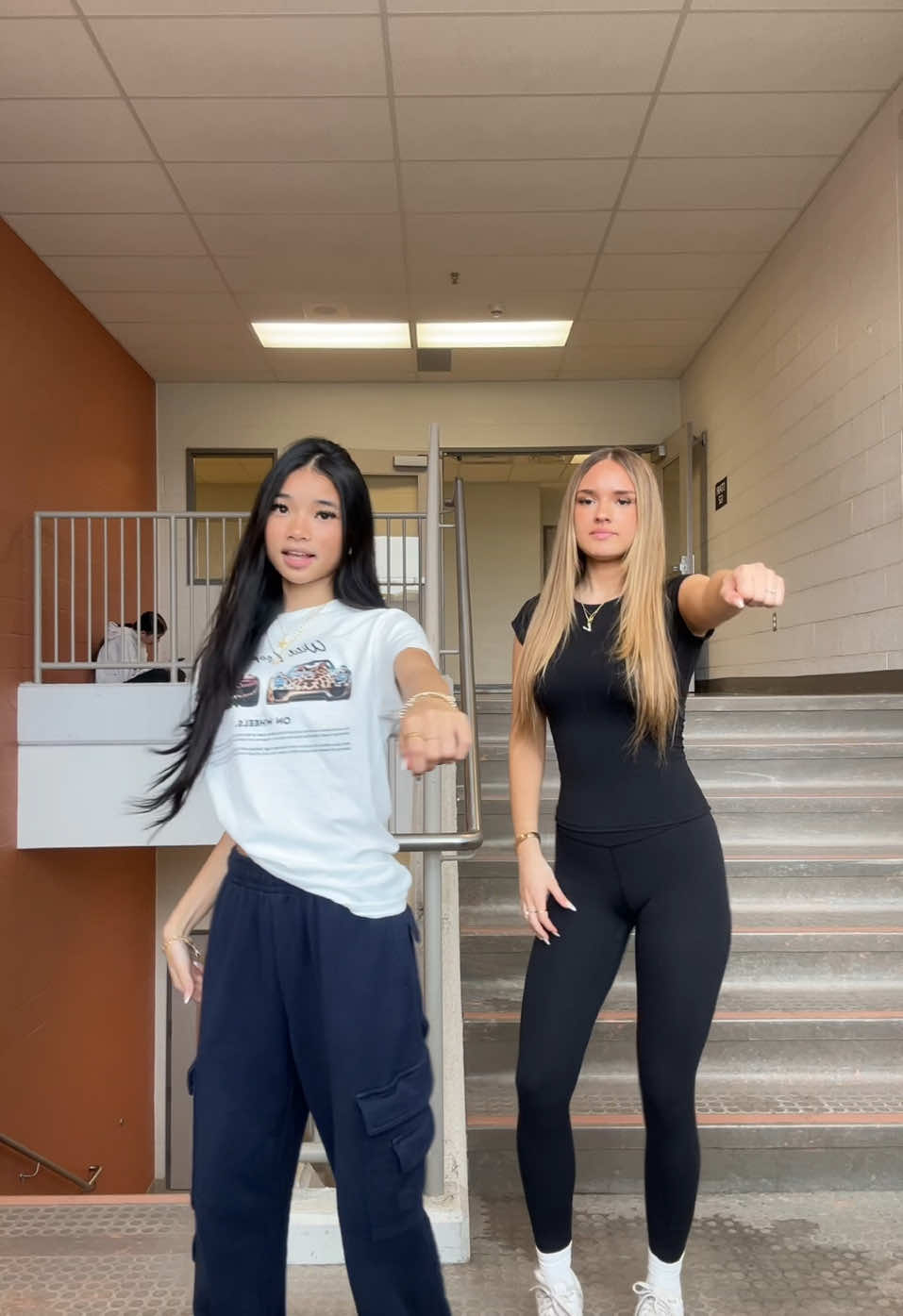 Do our dance!! Dc:us! #fyp #dance #newtrend #viral #OOTD #fitcheck 