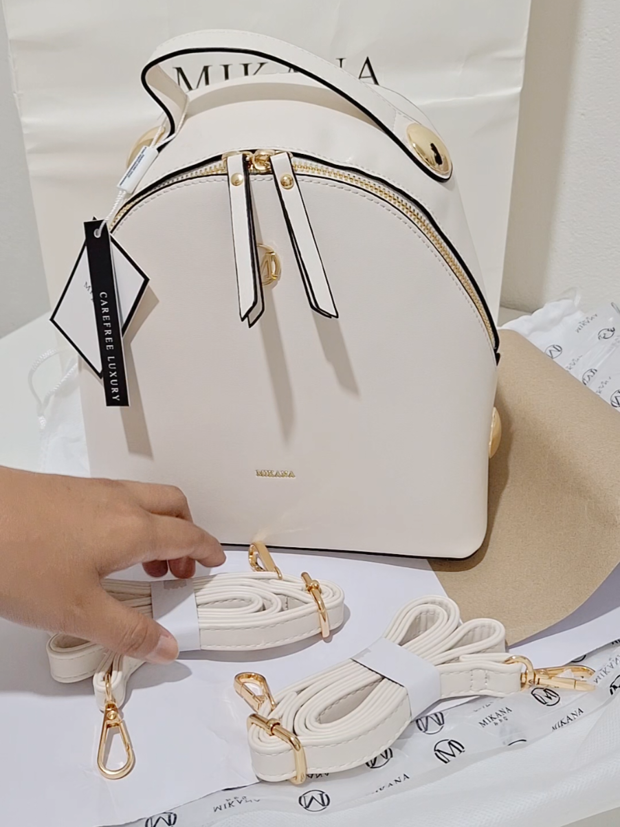 Available in colors white and black. 🤍🖤 #backpack #bag 