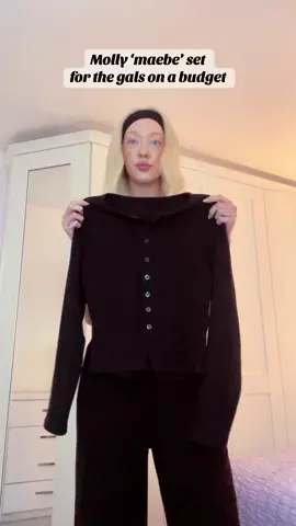 ootd 🫶 what colours your fave?!  #mollymae #maebe #fyp #mumsoftiktok #mumlife #mumssupportingmums #girltok #girlssupportgirls #mama #fashion #viral #fashiontiktok #trends #foryoupagе #clothingbrand #mom 