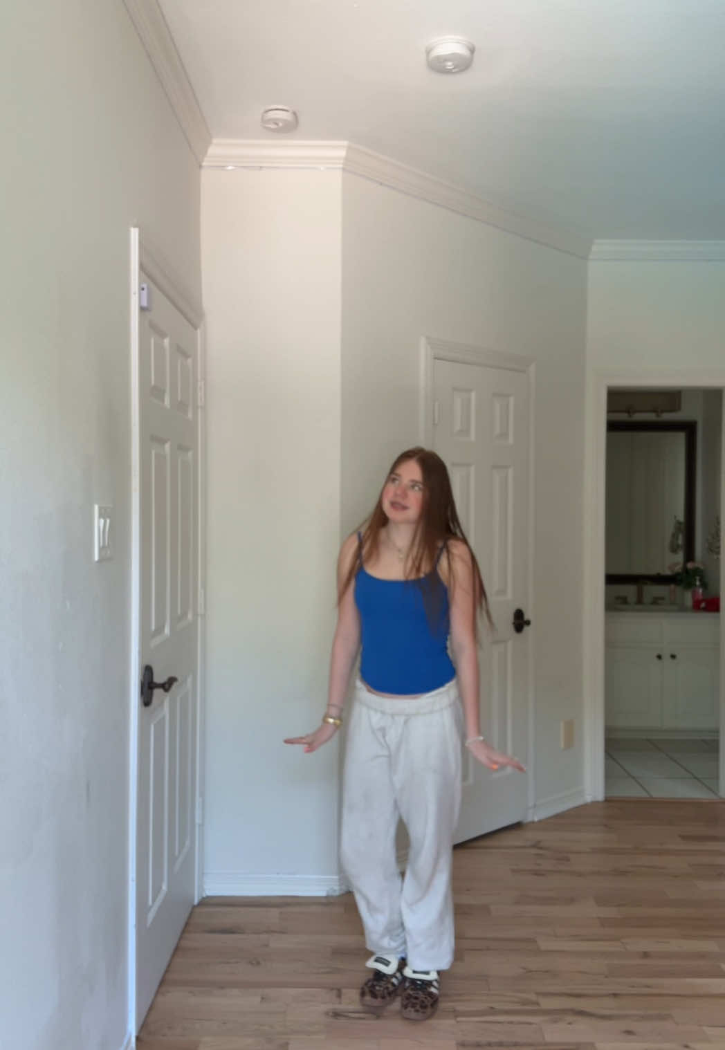 Hi guysss!! 😜💙🪩🎱#fyp #grwm #fitcheck #idek #viralvideo 