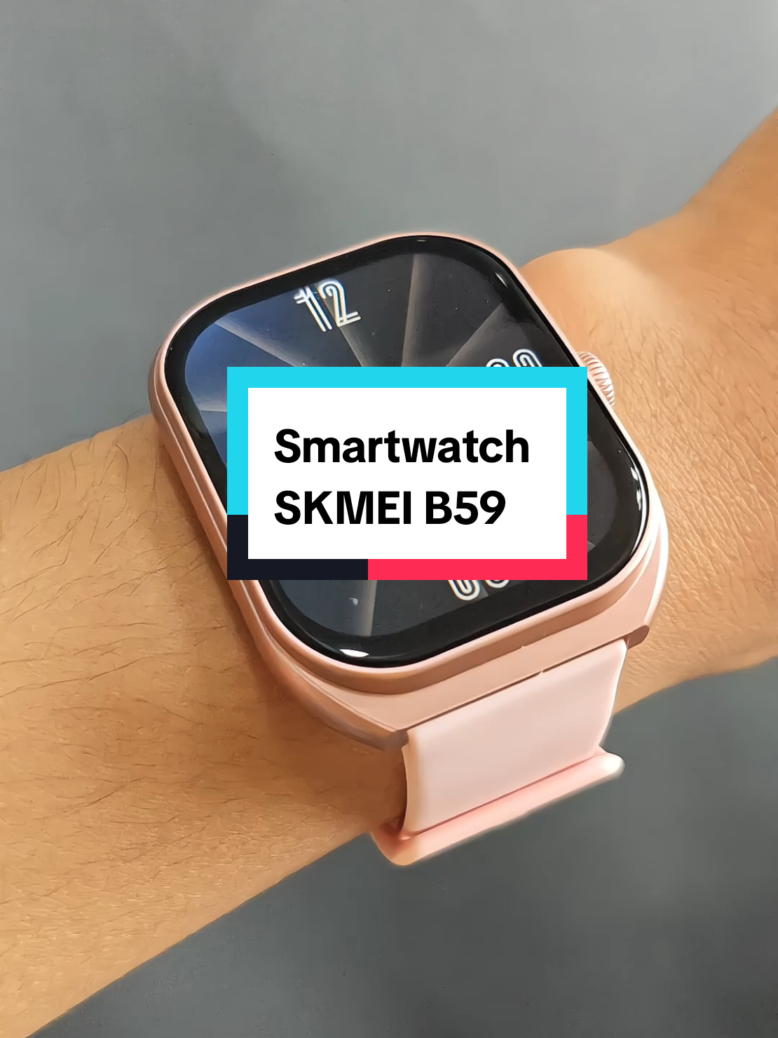 SKMEI B59, smartwatch stylish dengan fitur lengkap buat kamu yang aktif. Dari pertama buka box-nya aja udah kerasa premium. Tampilannya super cakep dan elegan dan aku pilih warna pink, manis tapi tetap modern. Mode olahraganya lengkap, cocok buat yang suka lari, jalan kaki, atau yoga ringan. Lengkap juga dengan fitur kesehatan: detak jantung, tekanan darah, sampai kadar oksigen, semuanya bisa dipantau langsung dari pergelangan tangan. Ringan, nyaman dipakai seharian, dan pastinya bikin gaya kamu makin kece! #Smartwatch #SKMEIB59 #JamTanganPintar #SmartwatchPink #JamTanganDigital #SmartwatchFitness #JamTanganAktif #ReviewSmartwatch #JamTanganCanggih #SmartwatchMurah #JamTanganDigital #SKMEI 