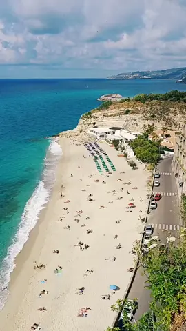amo il sud #sud #beach #calabria #tropea #italy #italia #traveltiktok #travel #tik_tok #viralvideo #videoviral #video #Love #relaxing #meridionenelsangue 