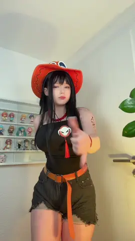 why do I look so tall in this video #acecosplay #onepiece #portgasdace #cosplay 