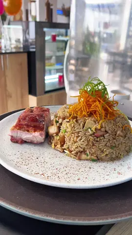 ¿Ya probaste nuestro delicioso Chaufa de Chancho al Palo? 🫶 Este rico salteado ahora tiene un toque ahumado 🤤 Disfrútalo también en nuestra sede de Chancay 📍 Panamericana Norte Km 75 (Grifo Aguki) Te esperamos todos los días ✨️ #chaufa #plato #comida #chancay #fyp #visita #paratiiiiiiiiiiiiiiiiiiiiiiiiiiiiiii #fouryou #viralvideos #chancho 