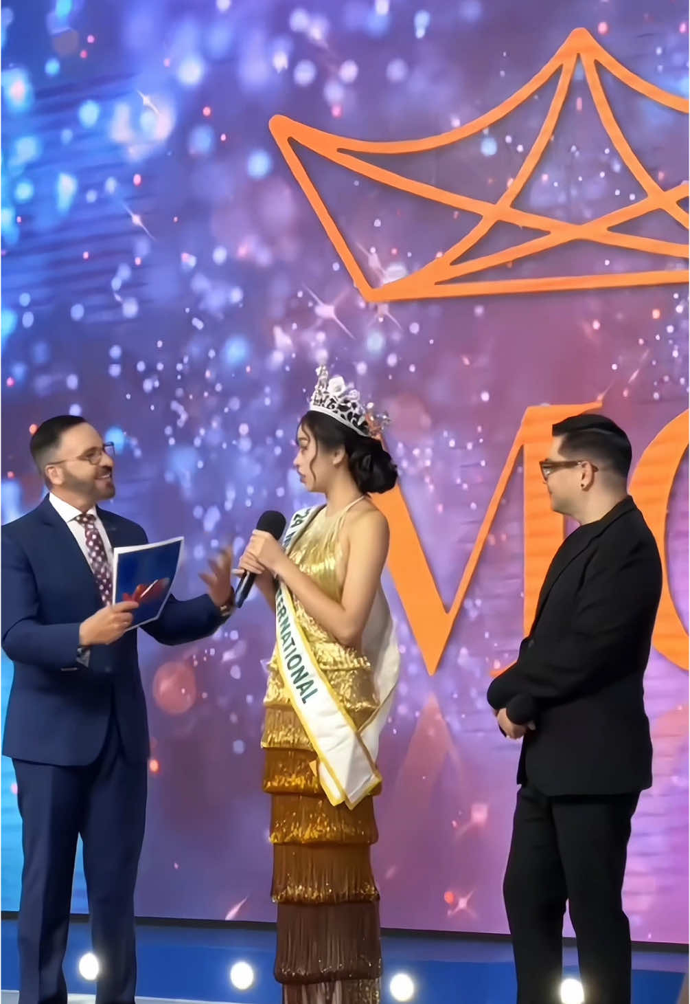 Thuỷ đã có buổi tham gia phỏng vấn đài truyền hình và trao sash cho các thí sinh trong chuỗi hoạt động đồng hành cùng tổ chức Miss Guatemala trưa nay 💗 #HuynhThiThanhThuy 