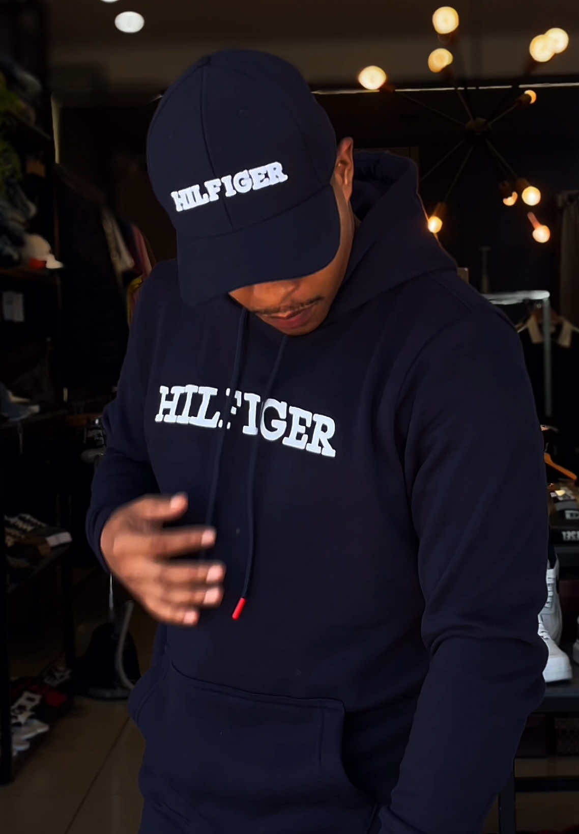 Moletons em Grife, qualidade premium que você só encontra aqui 🏅 Clica no link da Bio e faça seu pedido, enviamos para todo Brasil ! #grifebrasileira #grife #tommyhilfiger 