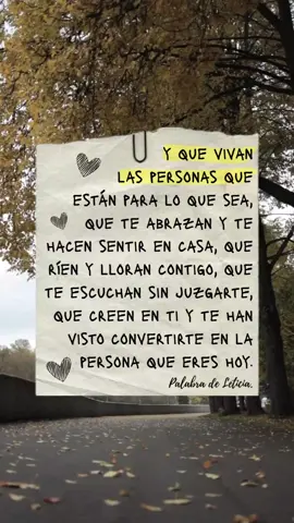Que vivan esas personas bonitas. #palabradeleticia #frasesbonitas #frasesdeamor #frasesdeamistad #frases_aesthetic 