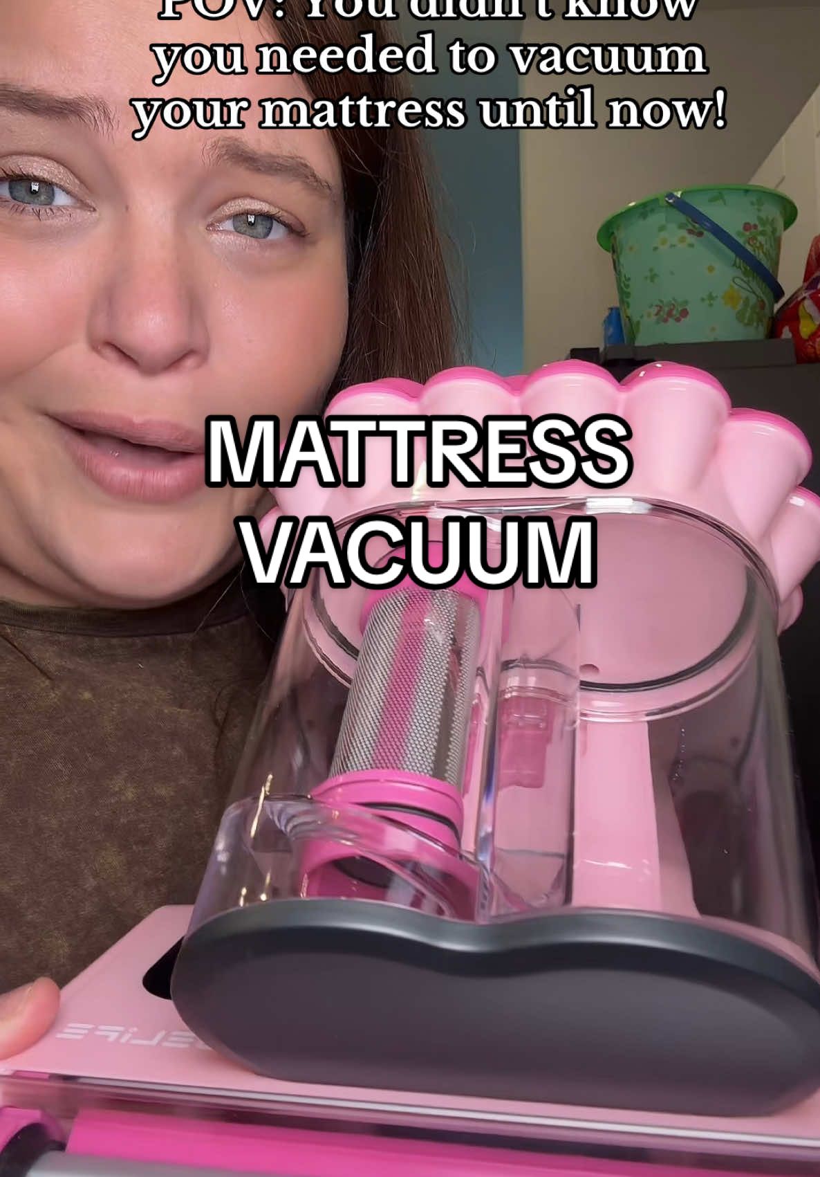Vacuum your mattress and couch with ease! #vacuum #handhealdvacuum #portablevacuum #mattressvacuum #pinkvacuum #belifevacuum #musthaves #cleaning #cleaningtiktok #cleaninghacks #cleaningtips #tiktokshopmademebuyit 