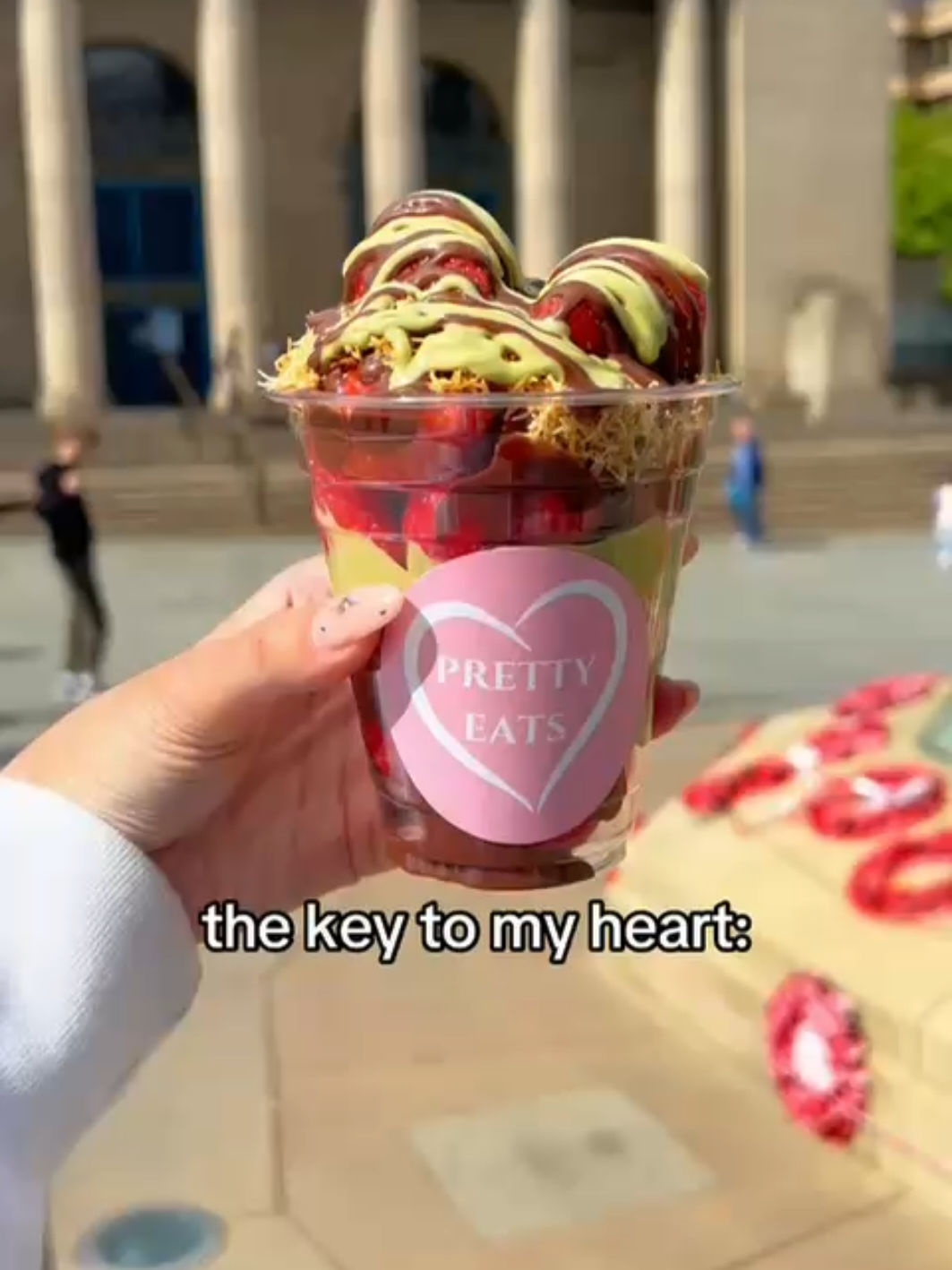 The key to my heart ❤️ #prettyeats #fyp #sheffield #viraldubaistrawberries #dubaichocolate #prettyeatssheffield #viralStrawberries #dessert #viral #pov #keytomyheart 