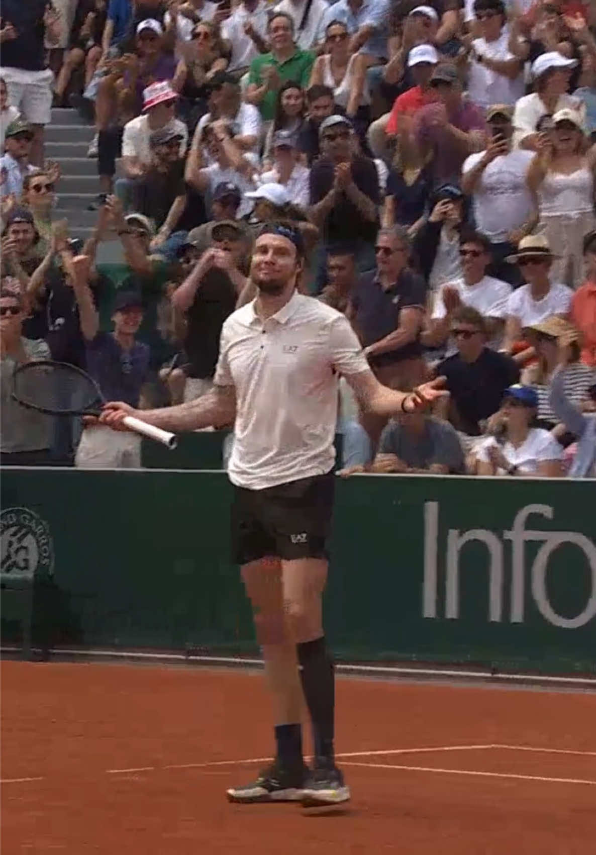 Classic Bublik when it's set point 😉🎾 #RolandGarros #SportsTikTok #AleksandrBublik #Tennis 