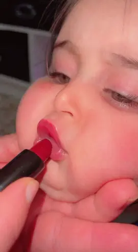 عبالها الحمره اكل تريد تاكلها 🤭💔