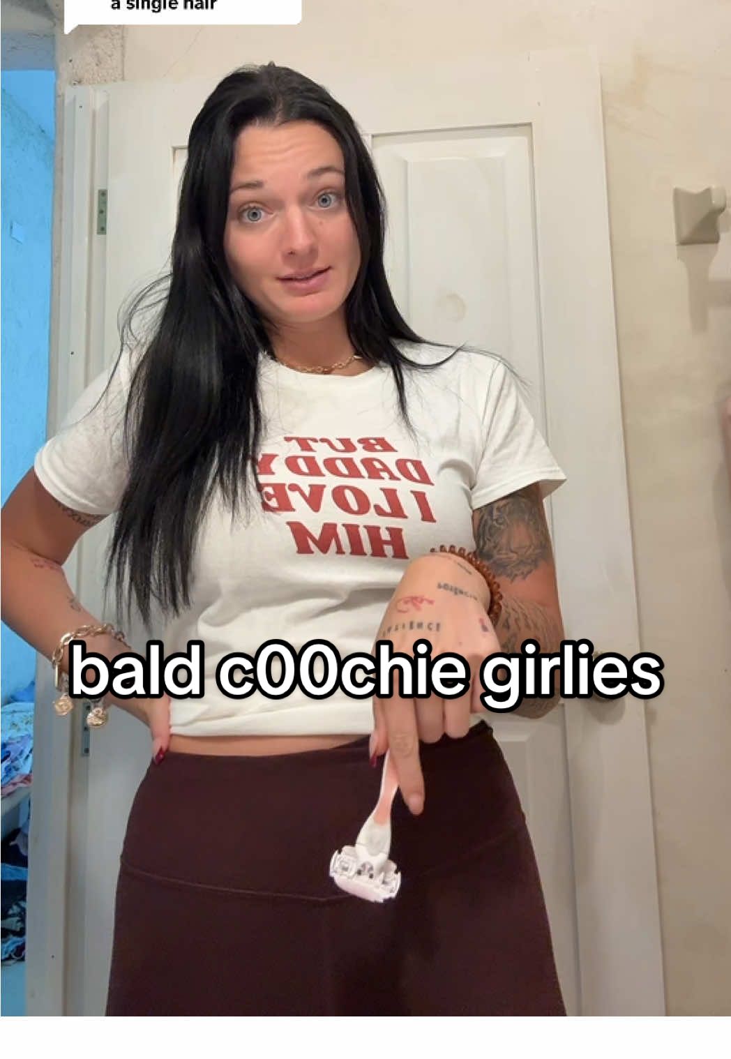 Replying to @macylol_2006 the bald c00chie baddies never buy razors again ✨ #electricshaver #bikinitrimmer #shaving #razorburn #shavingtips #bikiniline #akunbem #razor #razorbumps #selfcaretiktok #women #forthegirls #forthegirlies #tiktokshopfinds #shaveroutine #shaver #akunbemelectricshaver