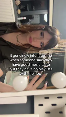 trip hop is the best genre of all time and anyone who argues with that is a wanker #triphop #hooverphonic #massiveattack #portishead #music