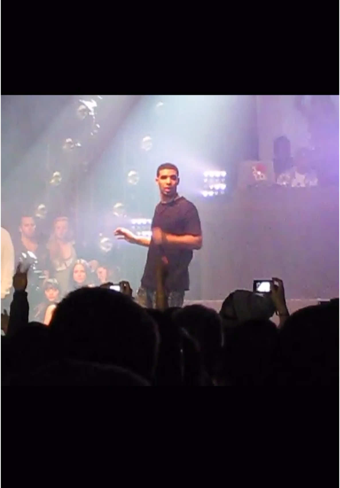 drake, little bit live performance | #drake #drakeconcert #ovo #fyp #fypシ #viral #trending 